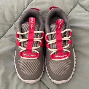 New Balance Baby-Girl's Playgruv V2 Bungee Sneaker